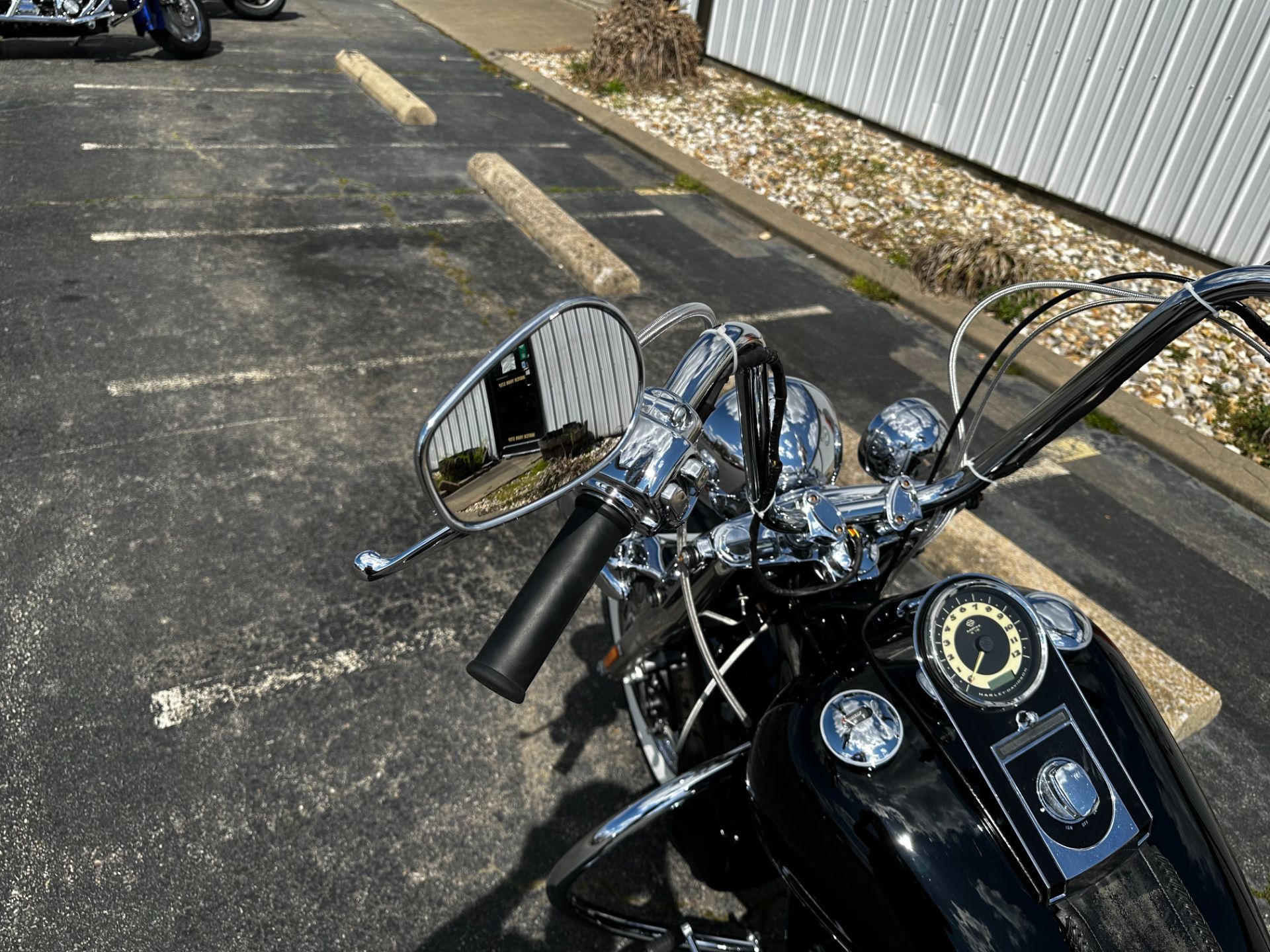 2007 Harley-Davidson Softail® Deluxe in Greenbrier, Arkansas - Photo 10