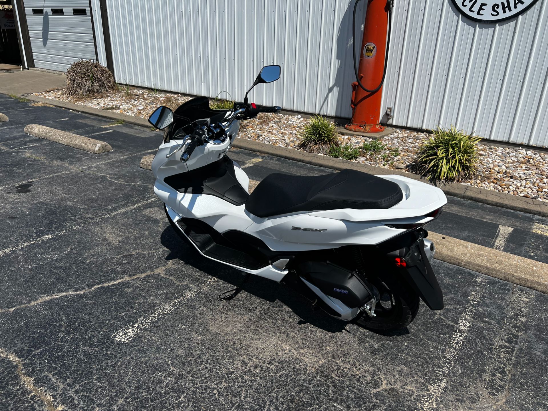 2021 Honda PCX150 in Greenbrier, Arkansas - Photo 2