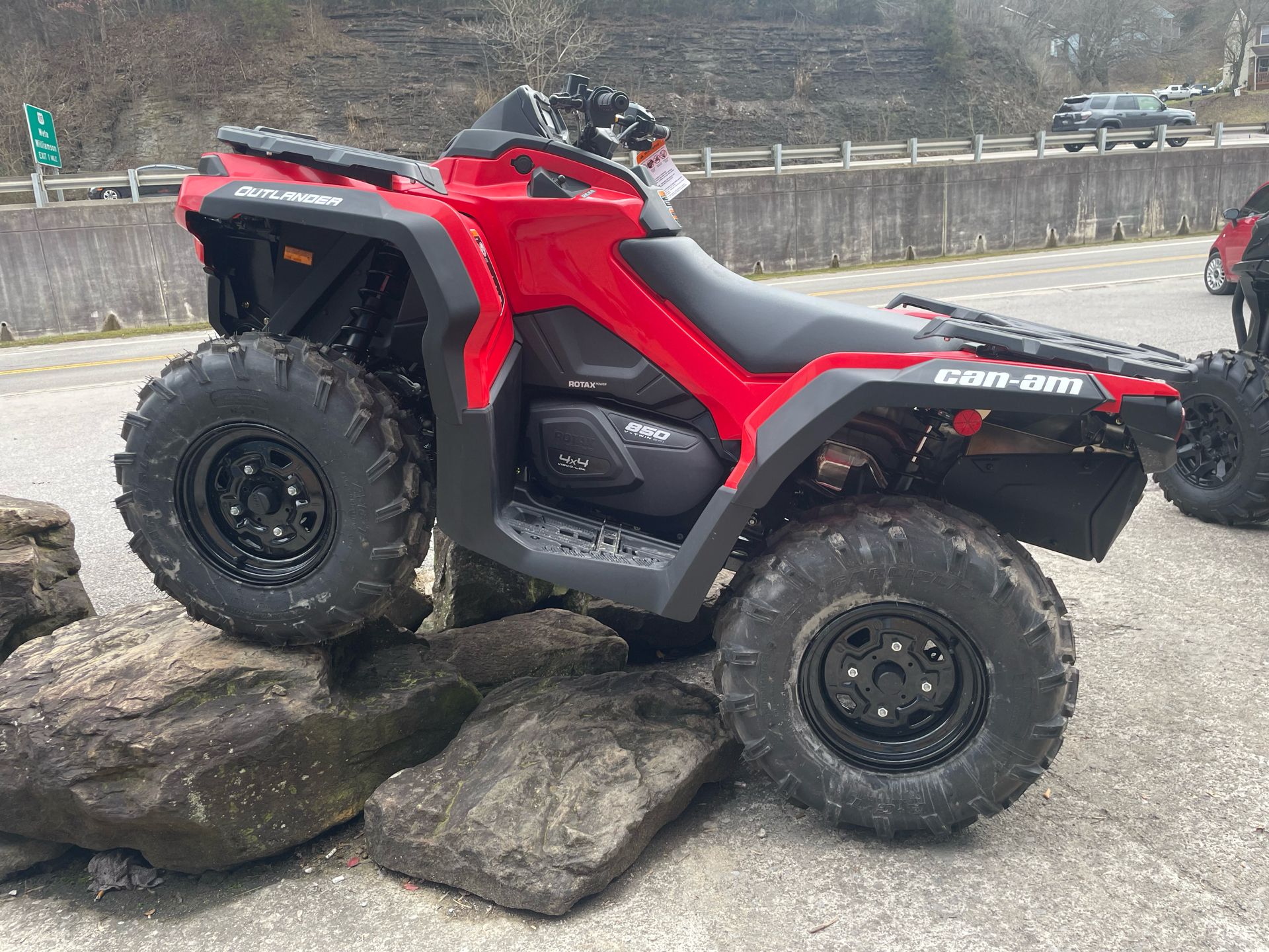 2024 Can-Am Outlander 850 in Pikeville, Kentucky - Photo 4