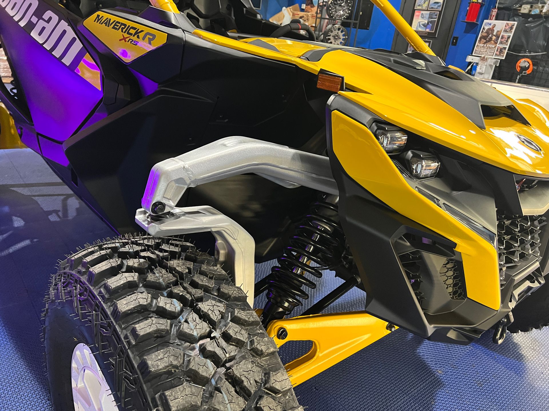2024 Can-Am Maverick R X RS with Smart-Shox in Pikeville, Kentucky - Photo 11