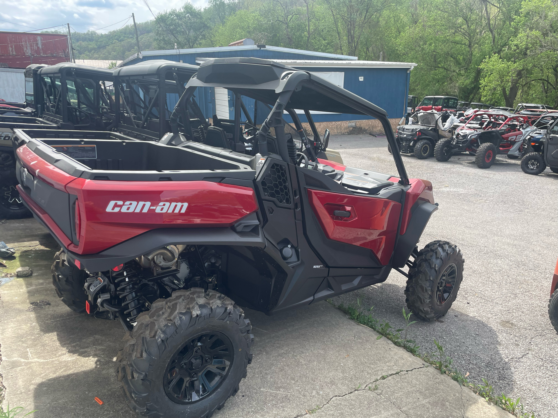 2024 Can-Am Commander XT 1000R in Pikeville, Kentucky - Photo 2