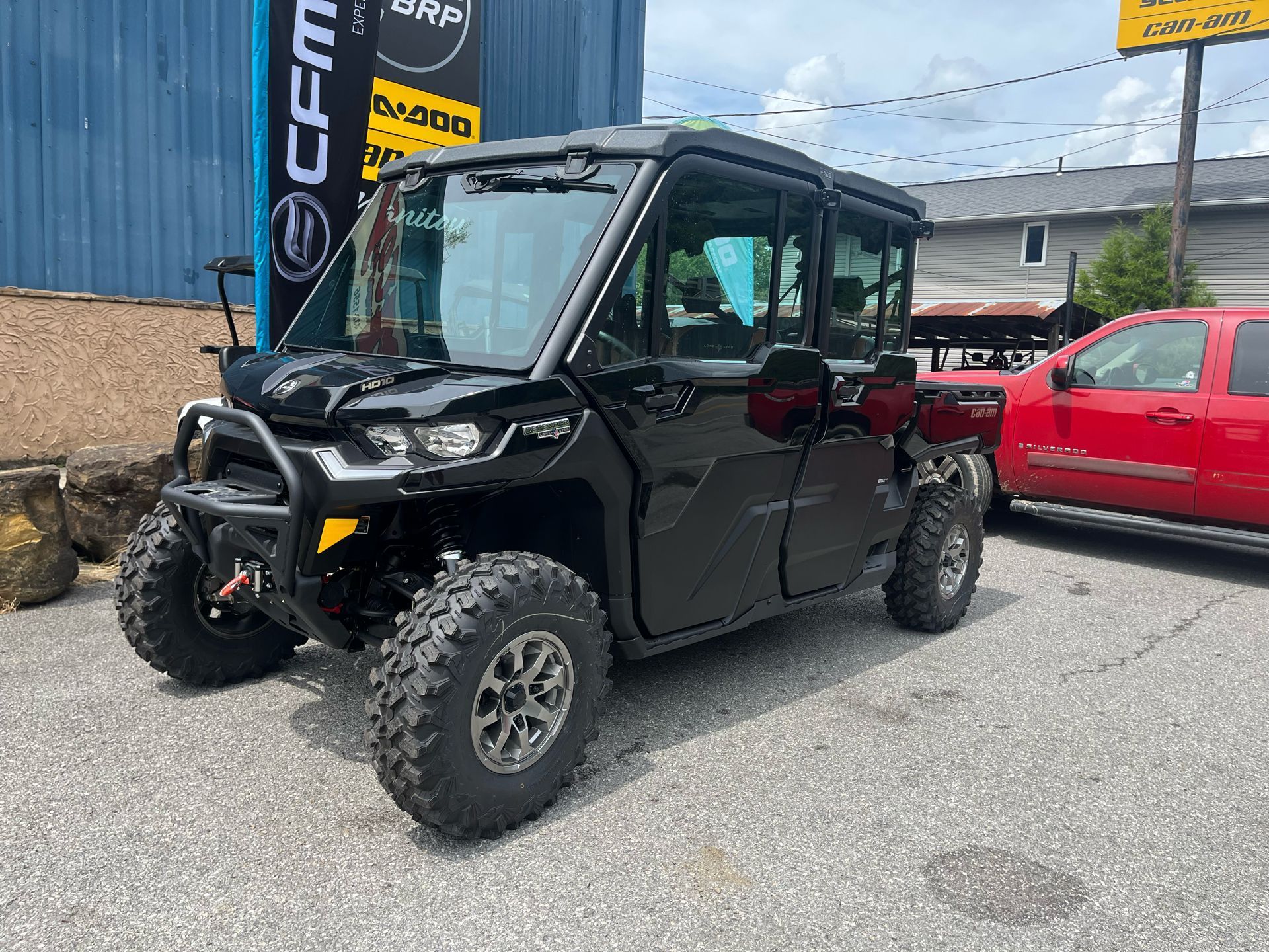 2024 Can-Am Defender MAX Lone Star CAB in Pikeville, Kentucky - Photo 2