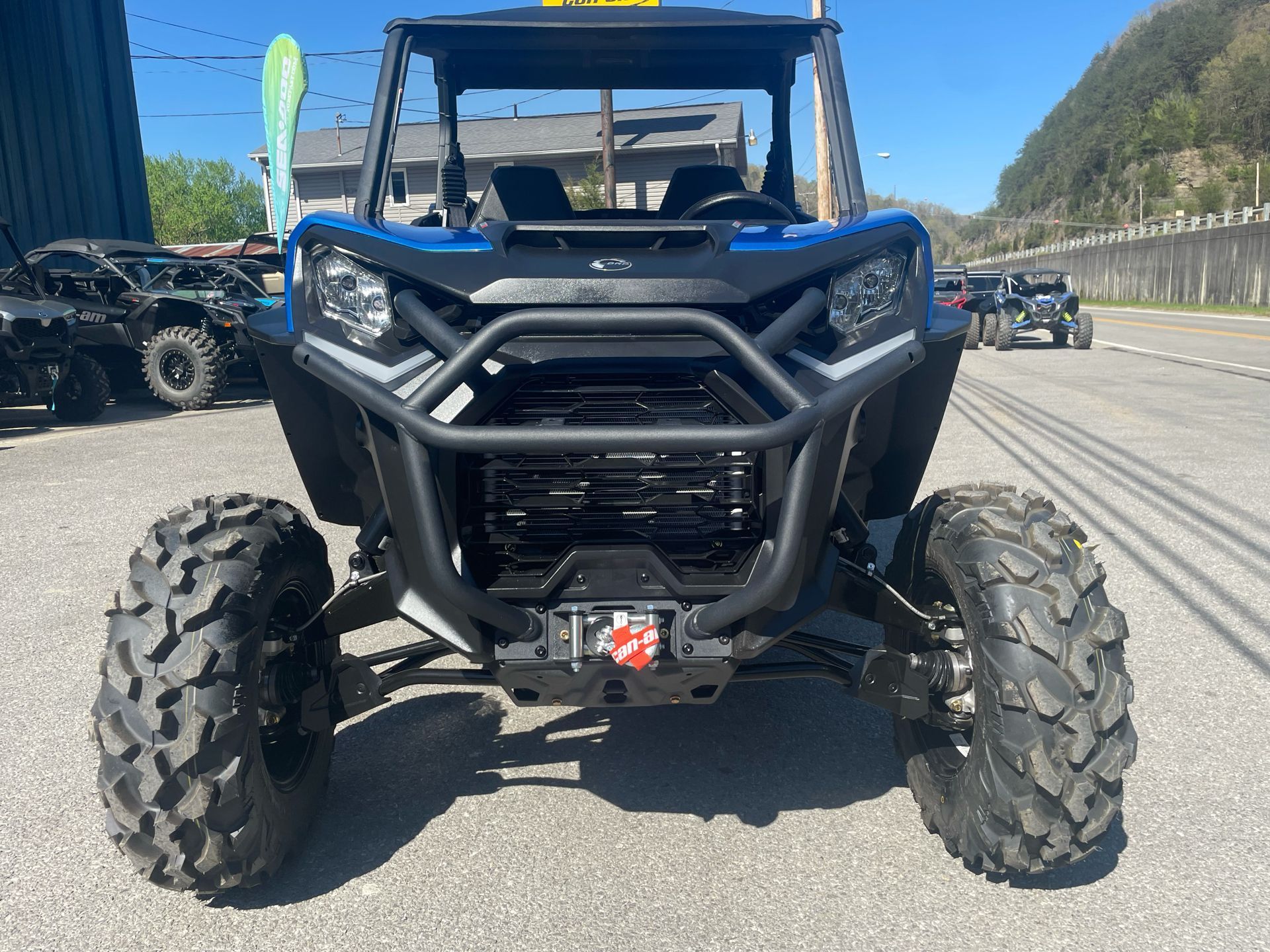 2023 Can-Am Commander XT 1000R in Pikeville, Kentucky - Photo 5