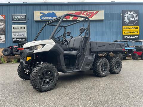 2022 Can-Am Defender 6x6 DPS HD10 in Pikeville, Kentucky - Photo 2