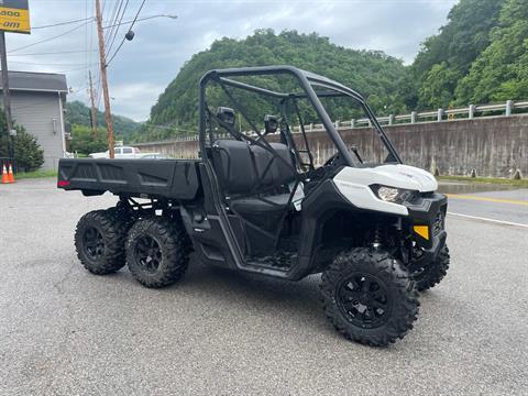 2022 Can-Am Defender 6x6 DPS HD10 in Pikeville, Kentucky - Photo 8