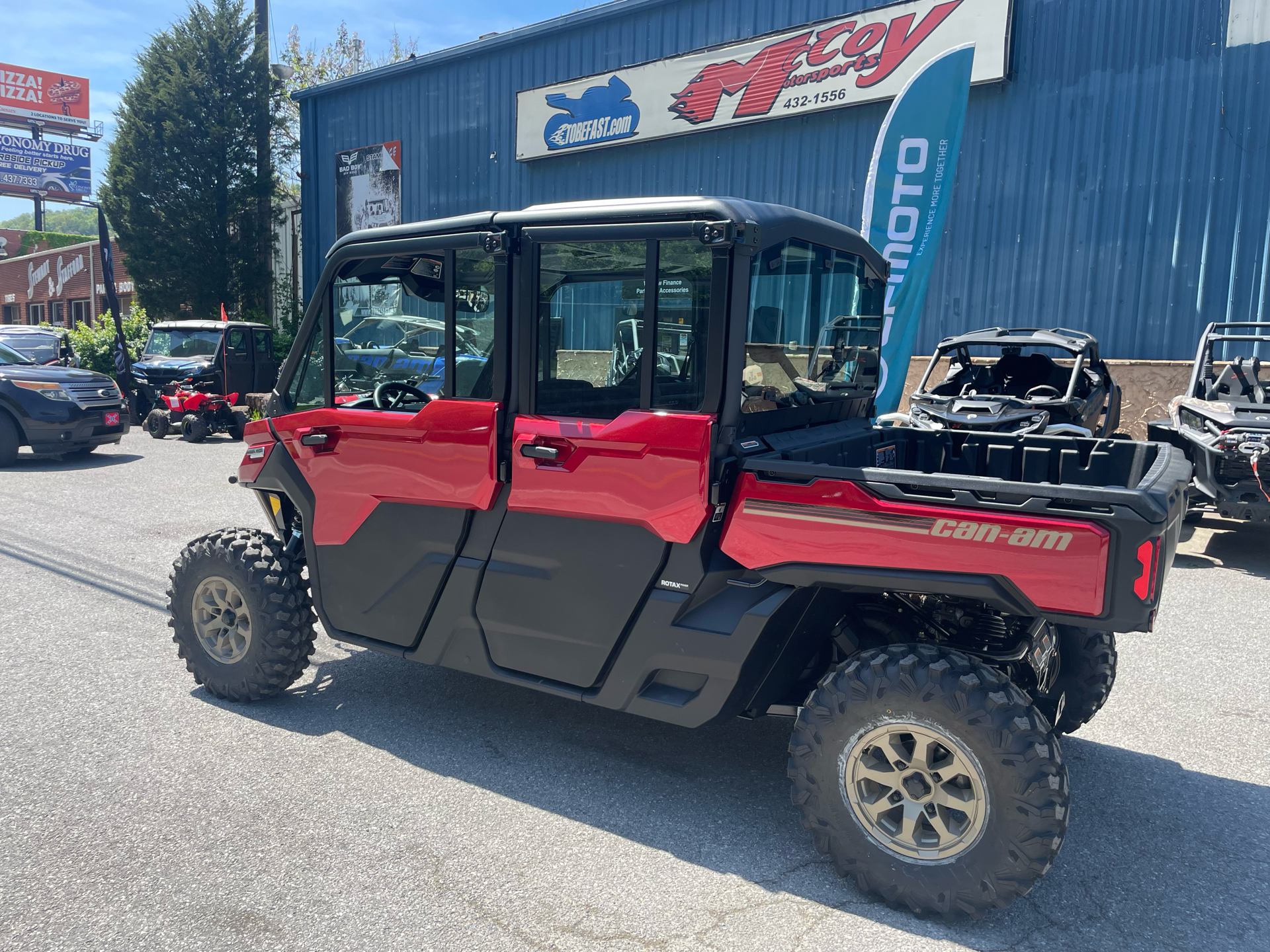 2024 Can-Am Defender MAX Limited HD10 in Pikeville, Kentucky - Photo 2