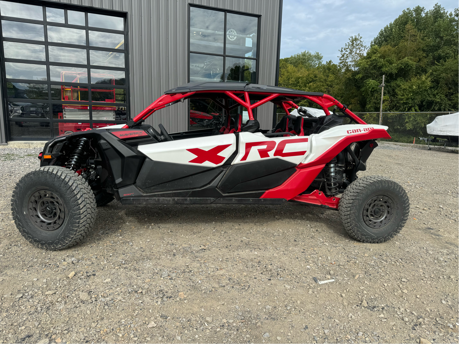 2025 Can-Am Maverick X3 MAX X RC Turbo RR in Pikeville, Kentucky - Photo 2