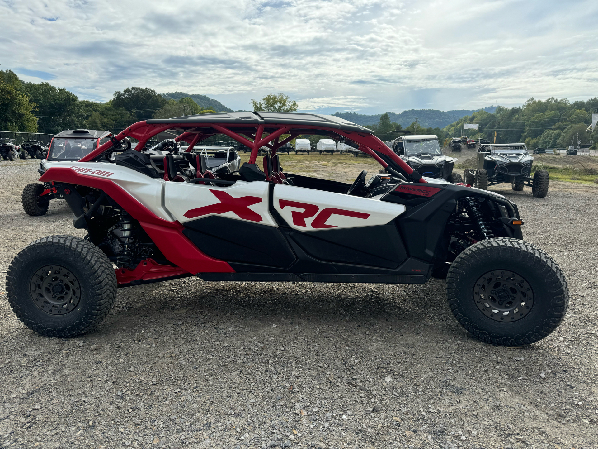 2025 Can-Am Maverick X3 MAX X RC Turbo RR in Pikeville, Kentucky - Photo 5