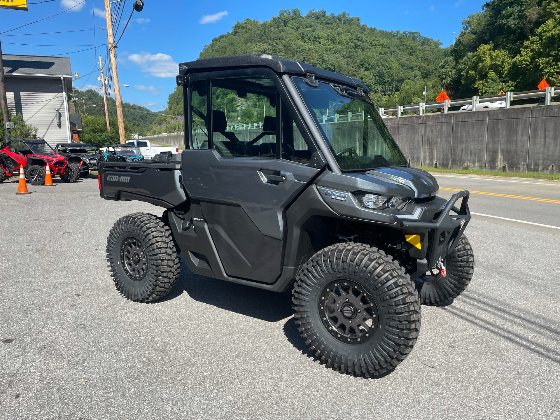 2022 Can-Am Defender Limited CAB HD10 in Pikeville, Kentucky - Photo 2