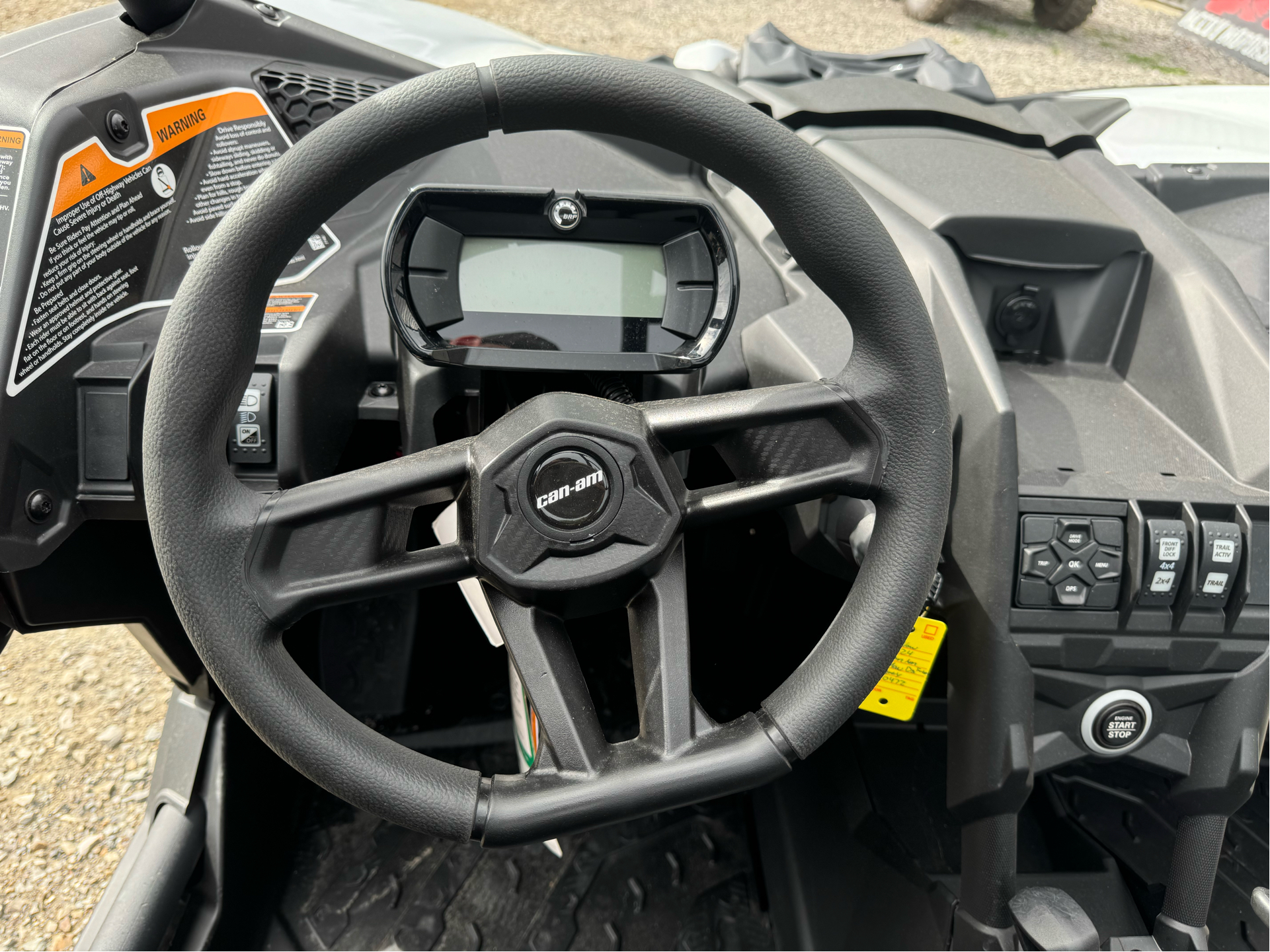 2024 Can-Am Maverick X3 DS Turbo RR in Pikeville, Kentucky - Photo 8