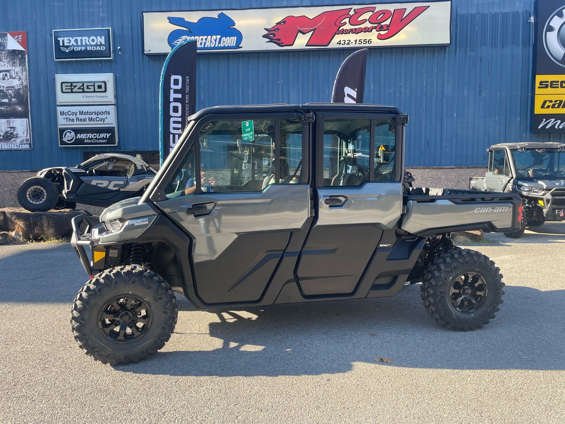 2024 Can-Am Defender MAX Limited in Pikeville, Kentucky - Photo 1