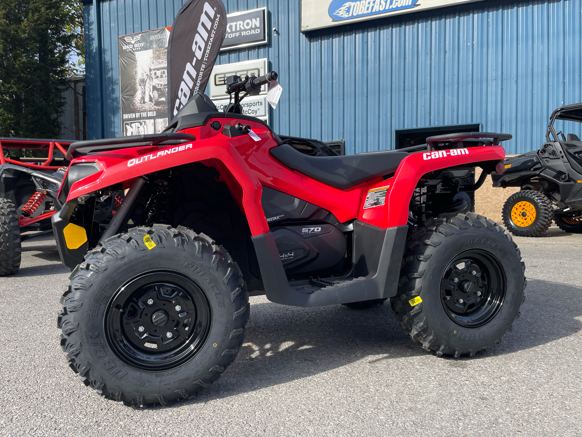 2023 Can-Am Outlander 570 in Pikeville, Kentucky - Photo 2