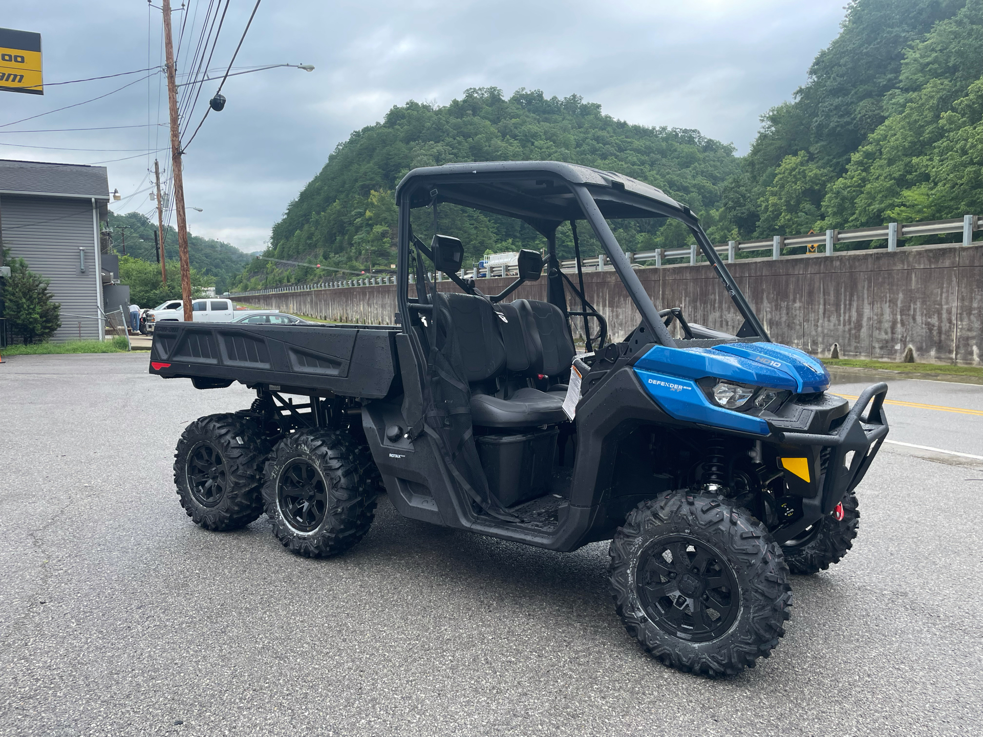 2022 Can-Am Defender 6x6 XT HD10 in Pikeville, Kentucky - Photo 7
