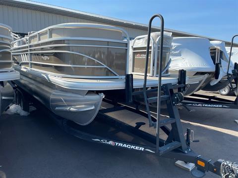 2022 Sun Tracker Party Barge 22 DLX in Somerset, Wisconsin - Photo 3