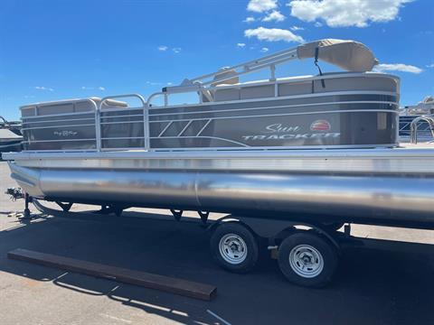 2022 Sun Tracker Party Barge 22 DLX in Somerset, Wisconsin - Photo 1