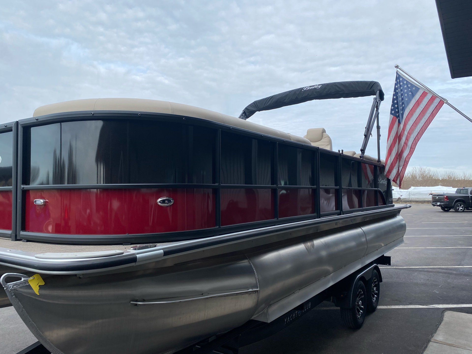 2024 Bentley Pontoons LEGACY 240 NAVIGATOR in Somerset, Wisconsin - Photo 2