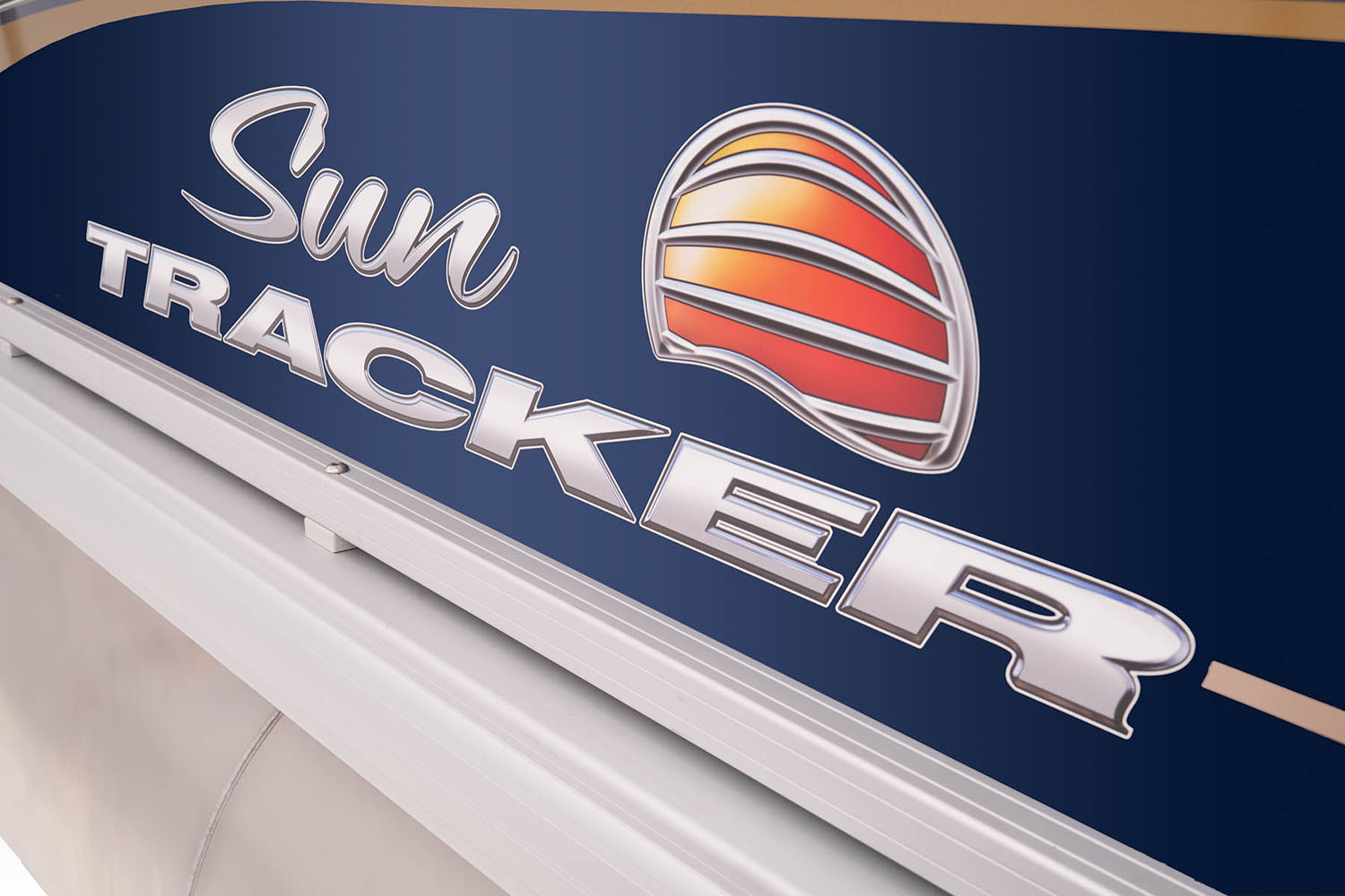 2024 Sun Tracker Bass Buggy 18 DLX in Somerset, Wisconsin
