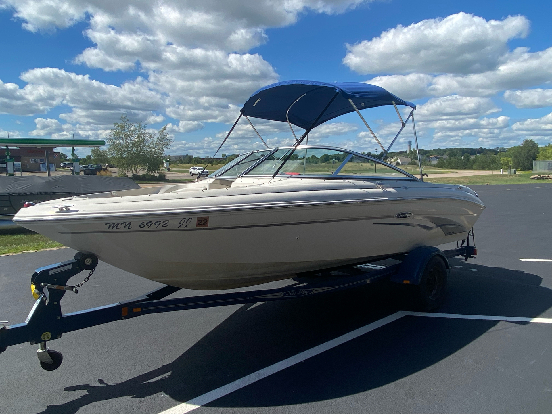 2002 Sea Ray 185 in Somerset, Wisconsin - Photo 2
