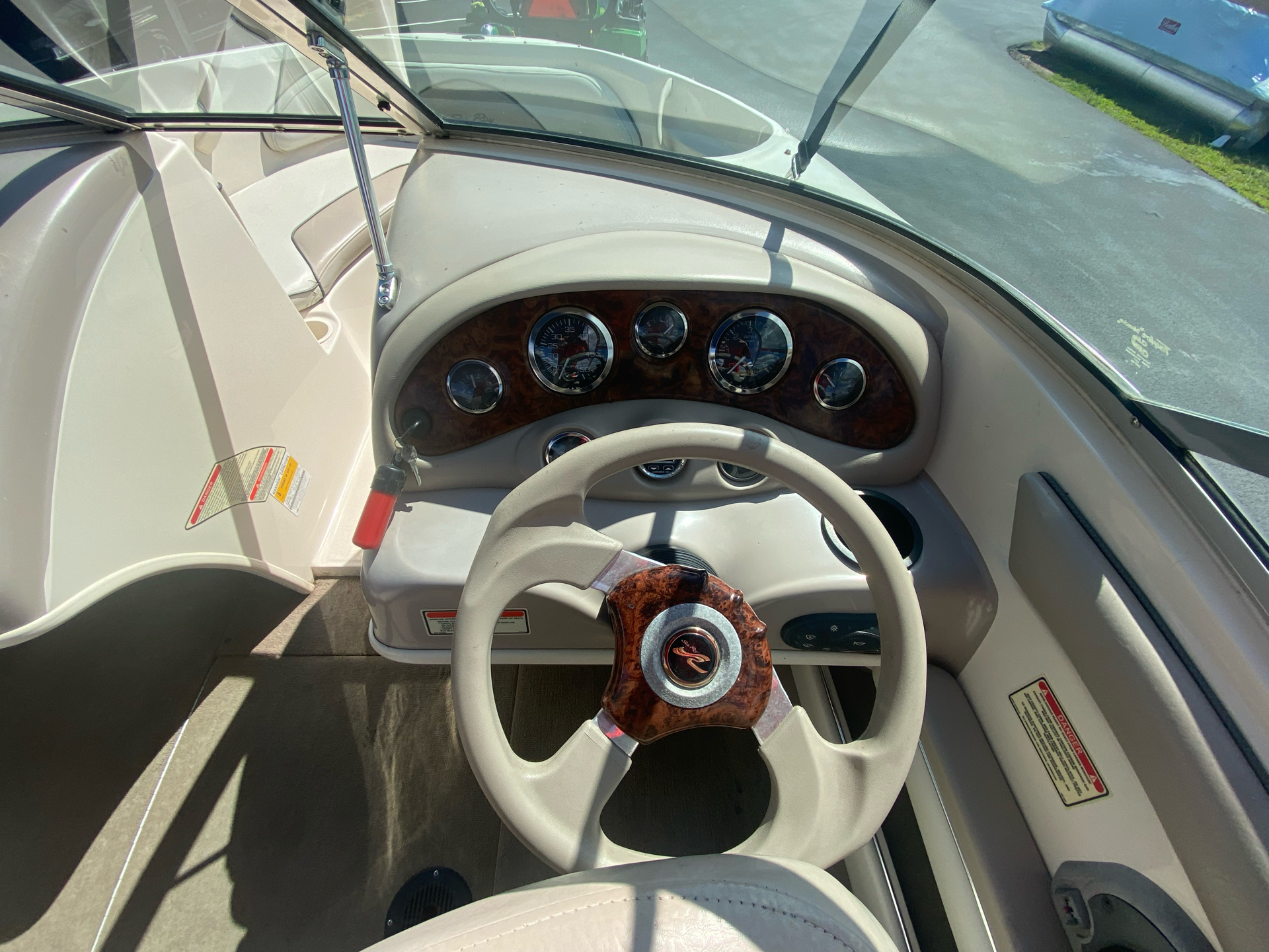 2002 Sea Ray 185 in Somerset, Wisconsin - Photo 8