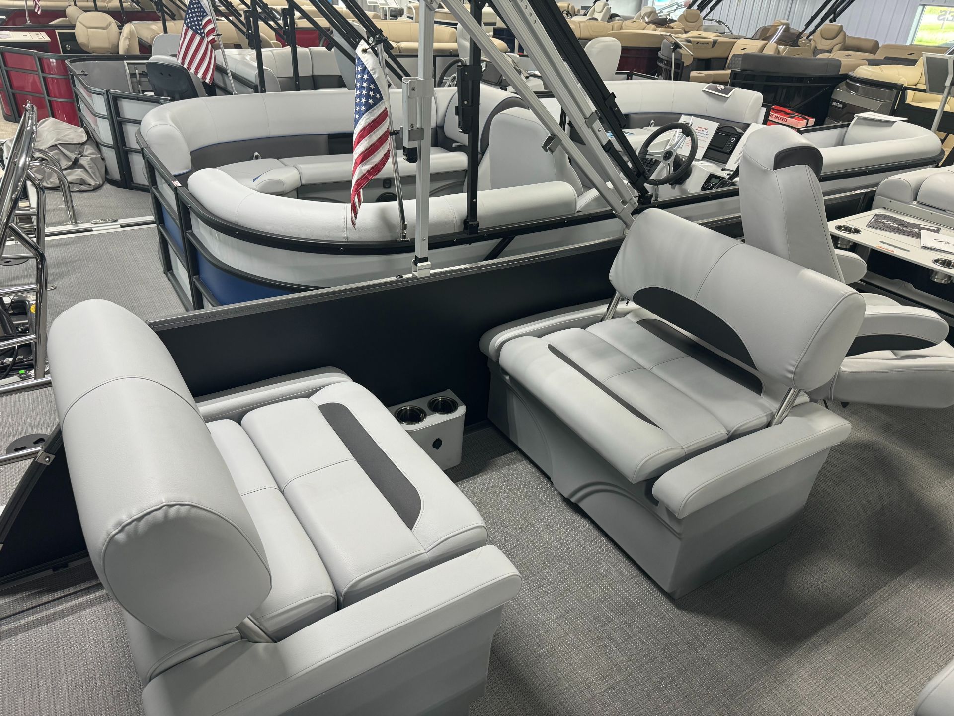 2024 Bentley Pontoons LEGACY 223 QUAD SWINGBACK in Somerset, Wisconsin - Photo 3