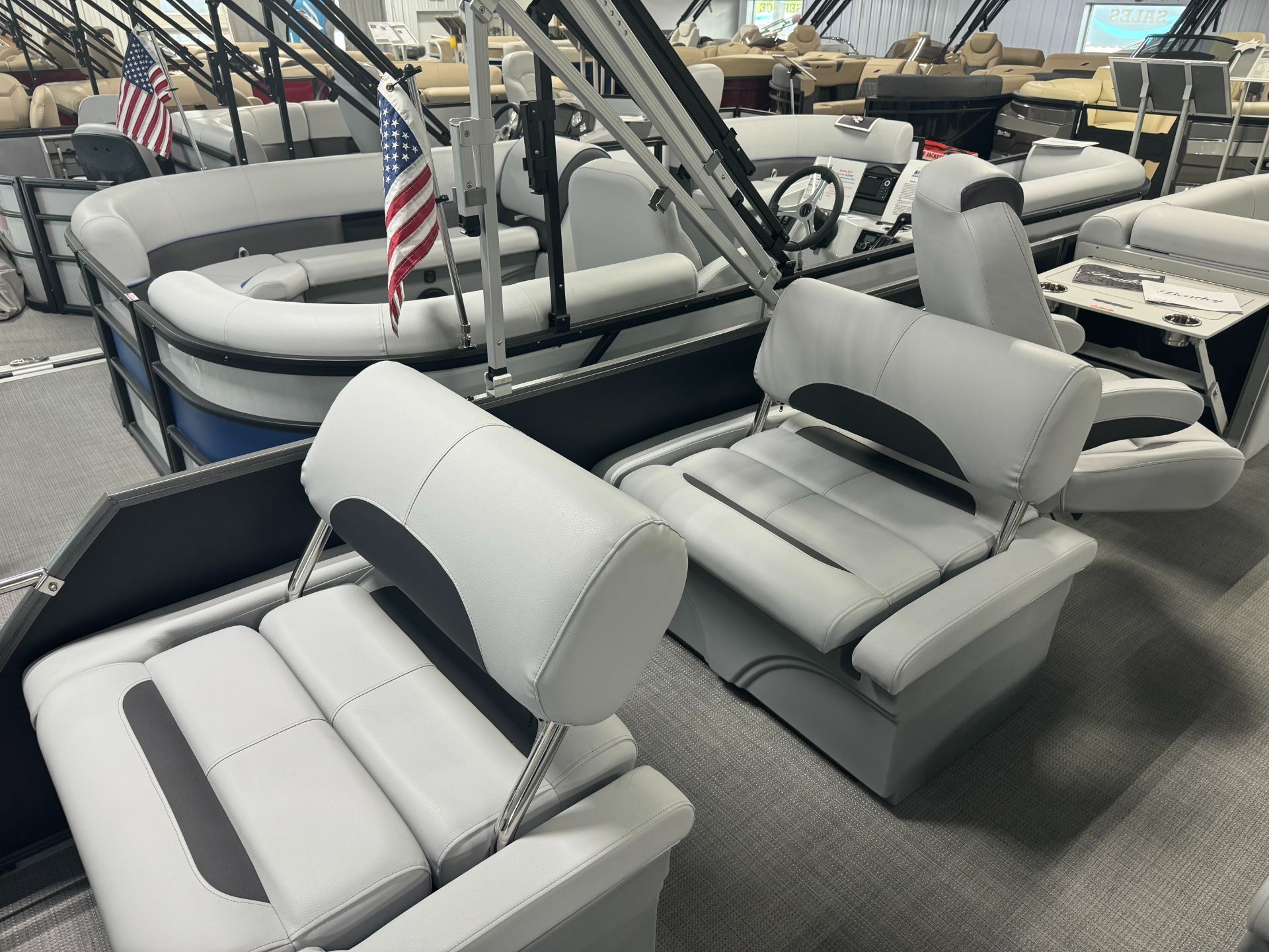 2024 Bentley Pontoons LEGACY 223 QUAD SWINGBACK in Somerset, Wisconsin - Photo 4