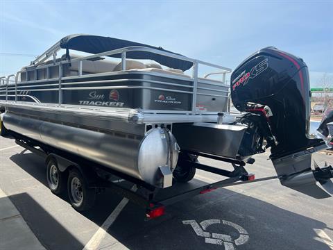 2023 Sun Tracker Fishin' Barge 22 DLX in Somerset, Wisconsin - Photo 5