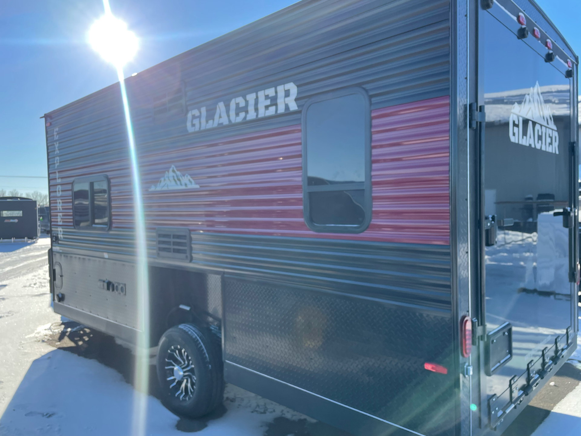 2023 Glacier Ice House 17RV Toy hauler in Somerset, Wisconsin - Photo 5