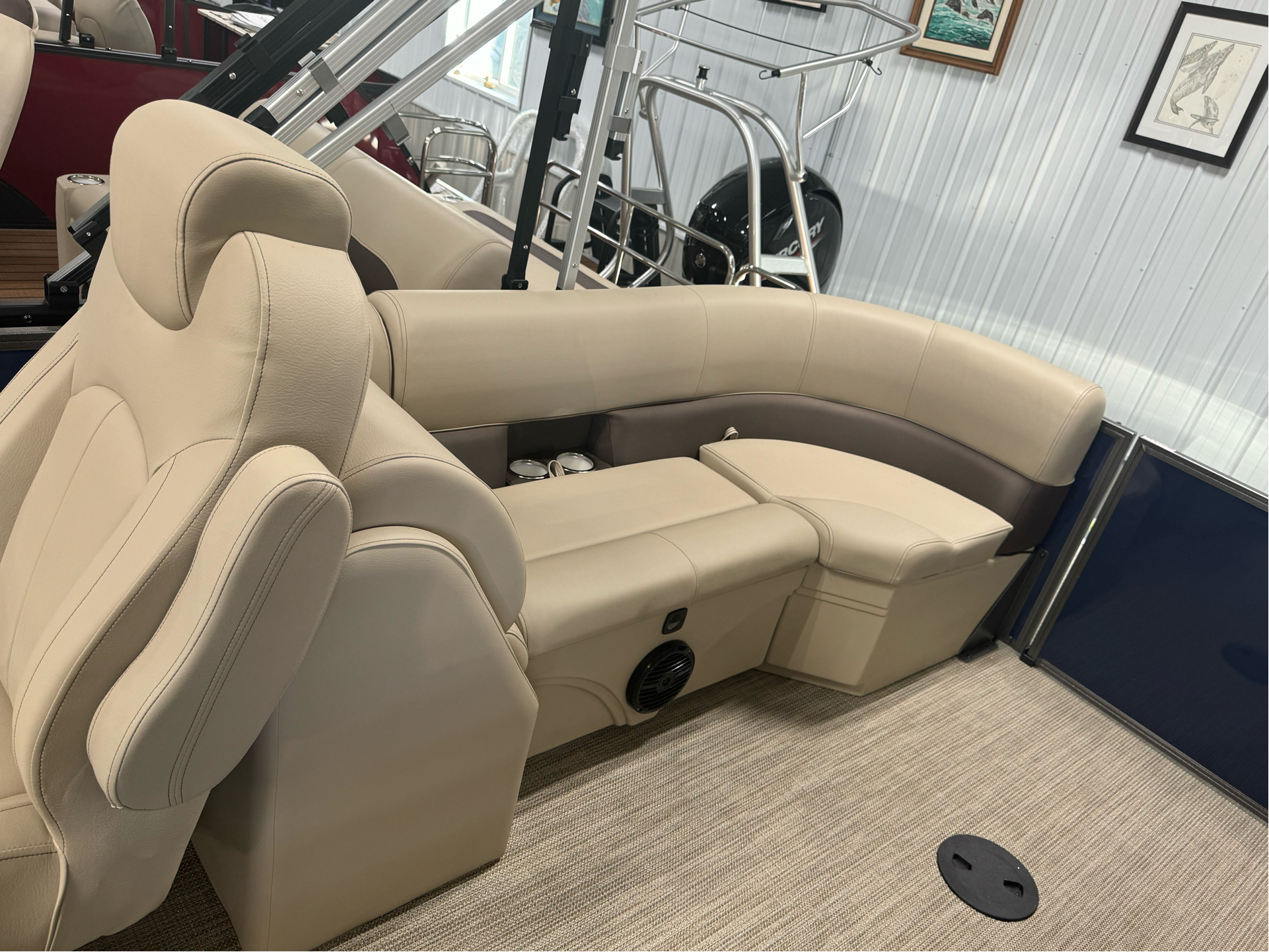 2024 Bentley Pontoons LEGACY 223 NAVIGATOR in Somerset, Wisconsin - Photo 5