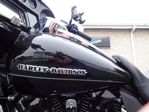 2015 Harley-Davidson Ultra Limited Low in Massillon, Ohio - Photo 9