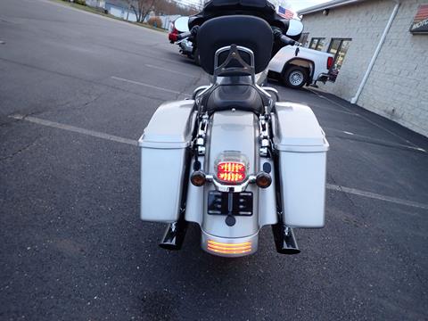 2009 Harley-Davidson Street Glide® in Massillon, Ohio - Photo 17