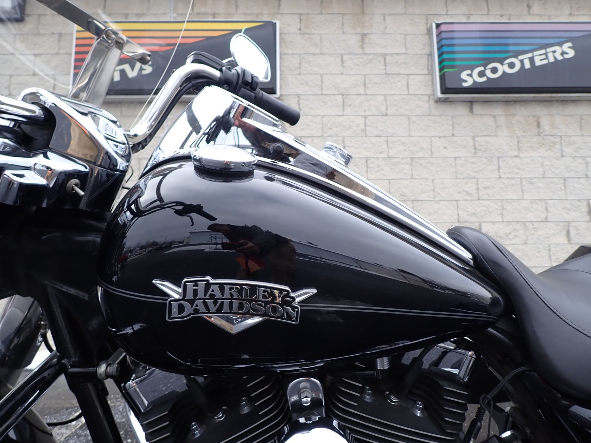 2013 Harley-Davidson Road King® Classic in Massillon, Ohio - Photo 9