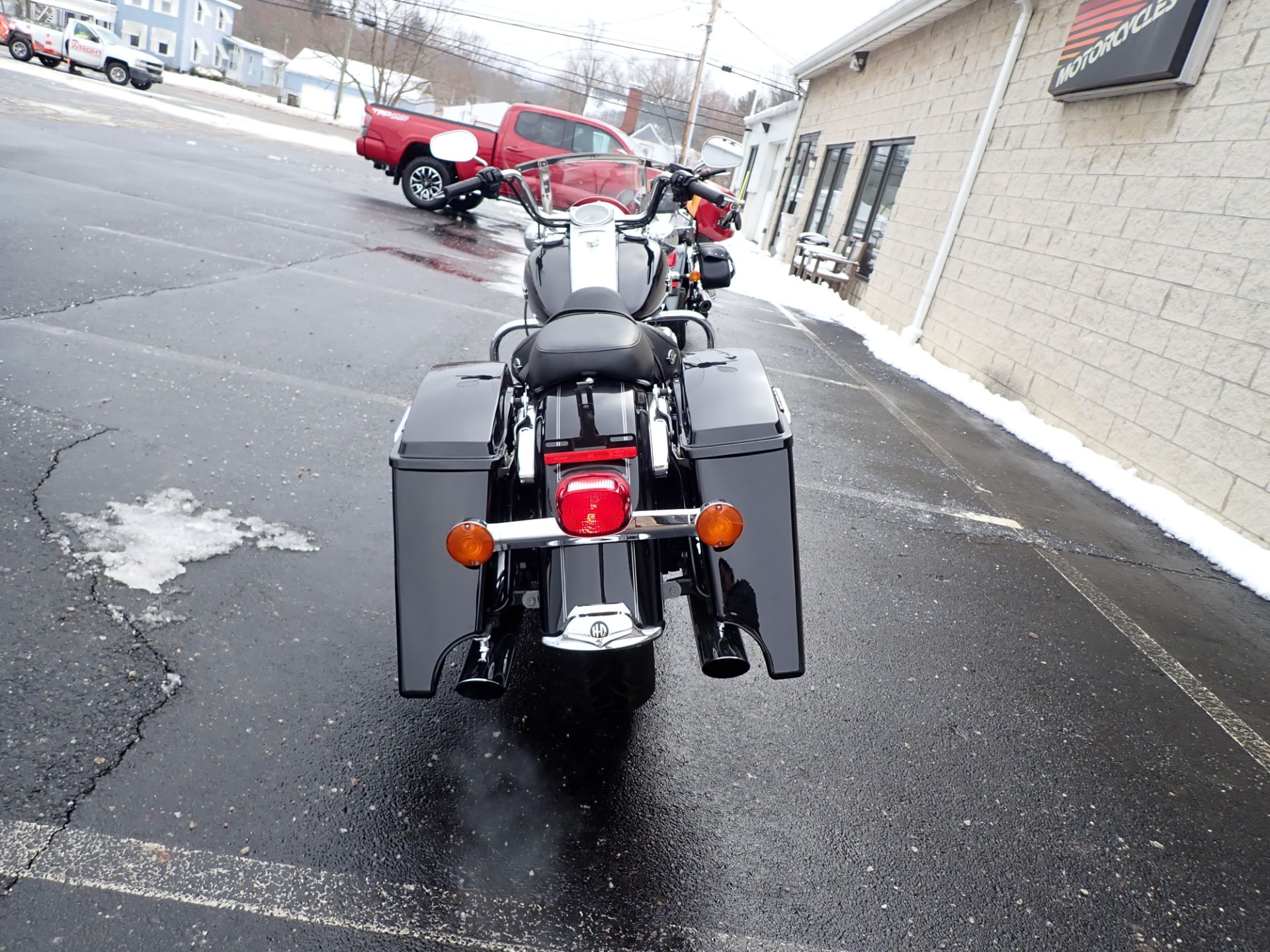 2013 Harley-Davidson Road King® Classic in Massillon, Ohio - Photo 17