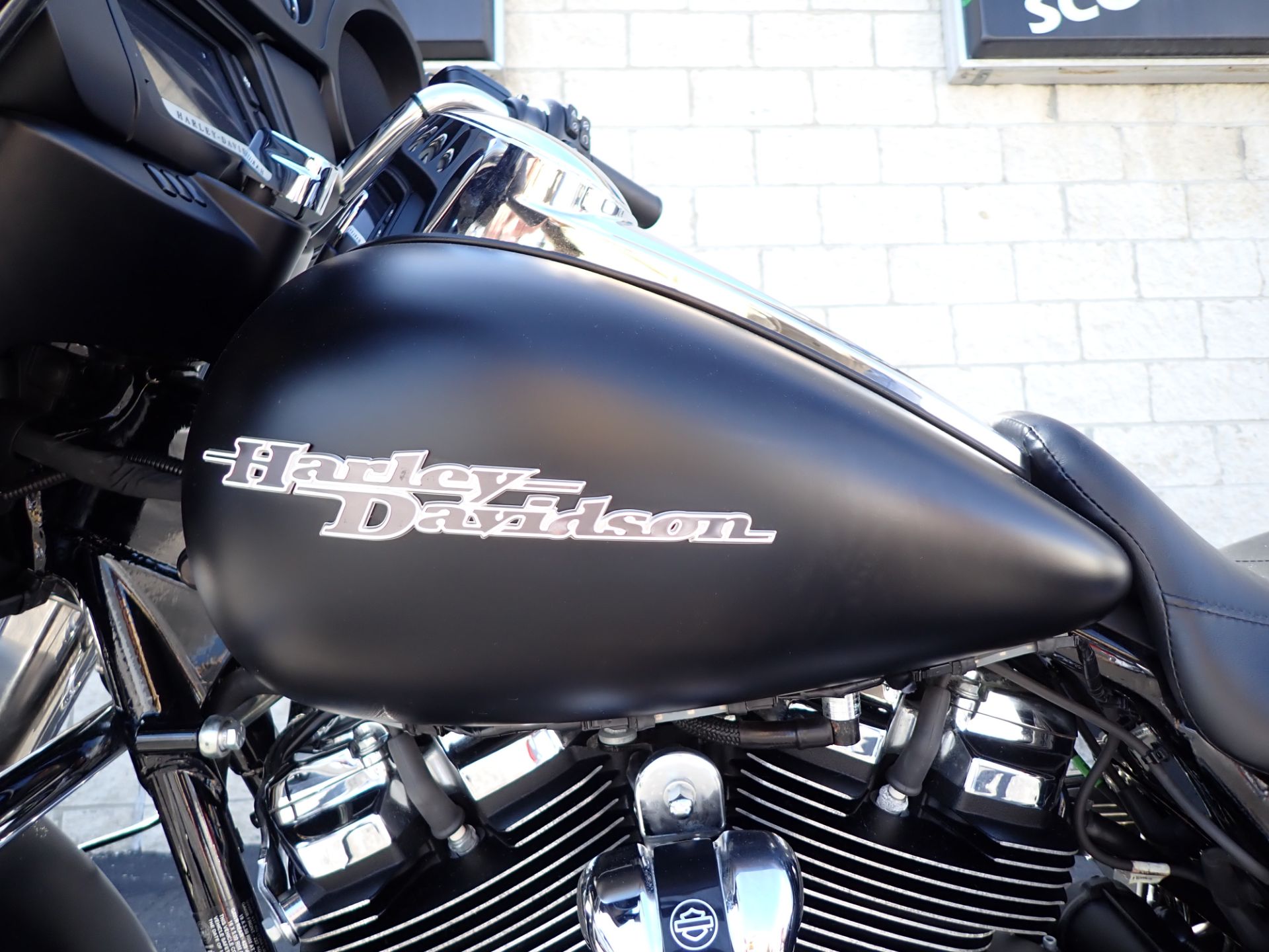 2017 Harley-Davidson Street Glide® Special in Massillon, Ohio - Photo 9