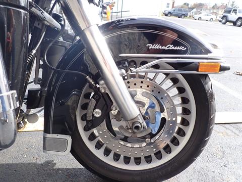 2011 Harley-Davidson Ultra Classic® Electra Glide® in Massillon, Ohio - Photo 2