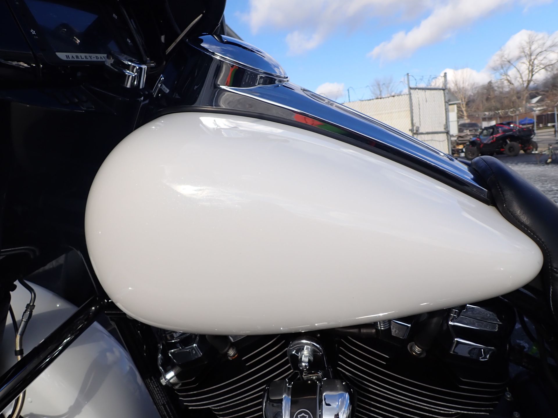 2017 Harley-Davidson Street Glide® Special in Massillon, Ohio - Photo 10