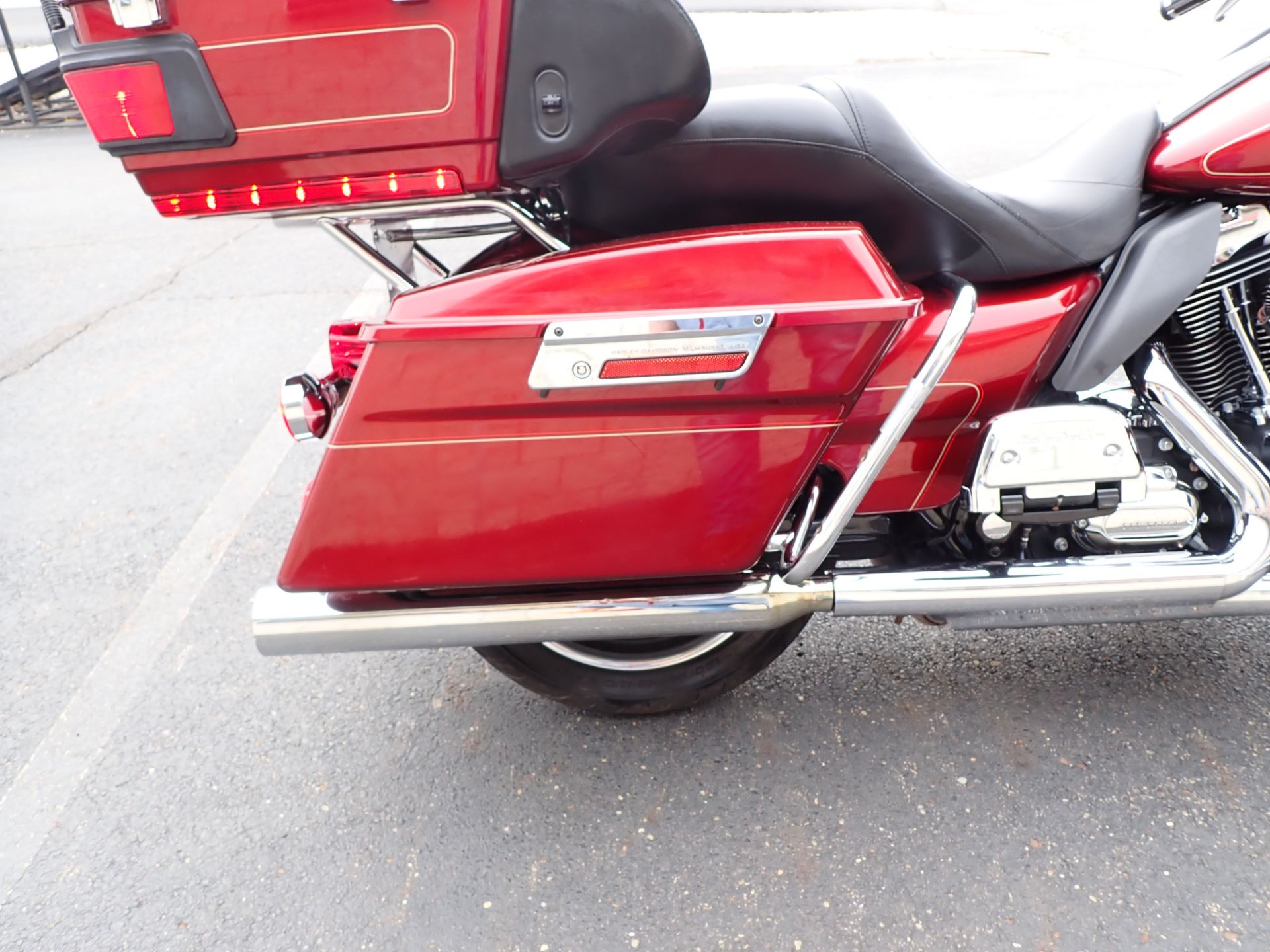 2010 Harley-Davidson Ultra Classic® Electra Glide® in Massillon, Ohio - Photo 5