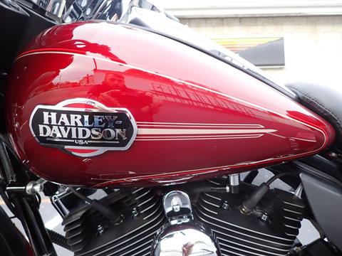 2010 Harley-Davidson Ultra Classic® Electra Glide® in Massillon, Ohio - Photo 6