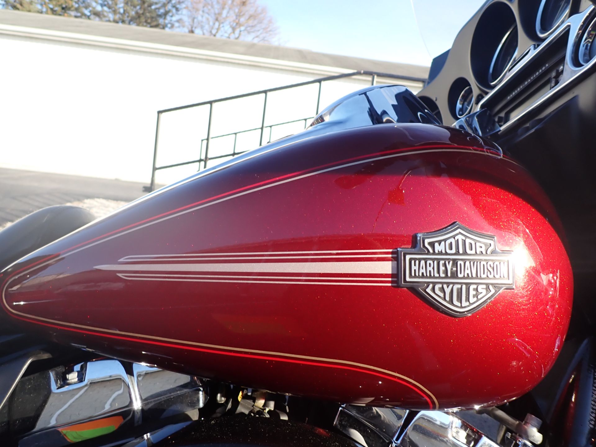 2010 Harley-Davidson Ultra Classic® Electra Glide® in Massillon, Ohio - Photo 5