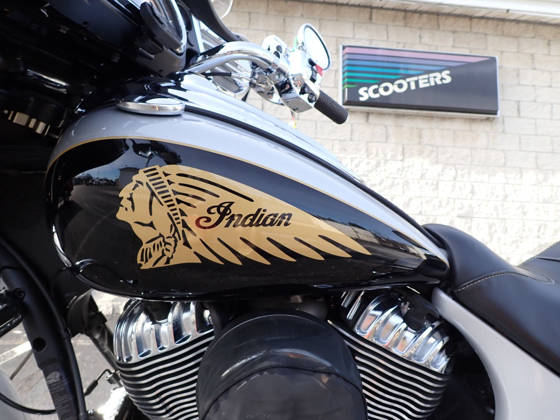 2016 Indian Motorcycle Chieftain® in Massillon, Ohio - Photo 9