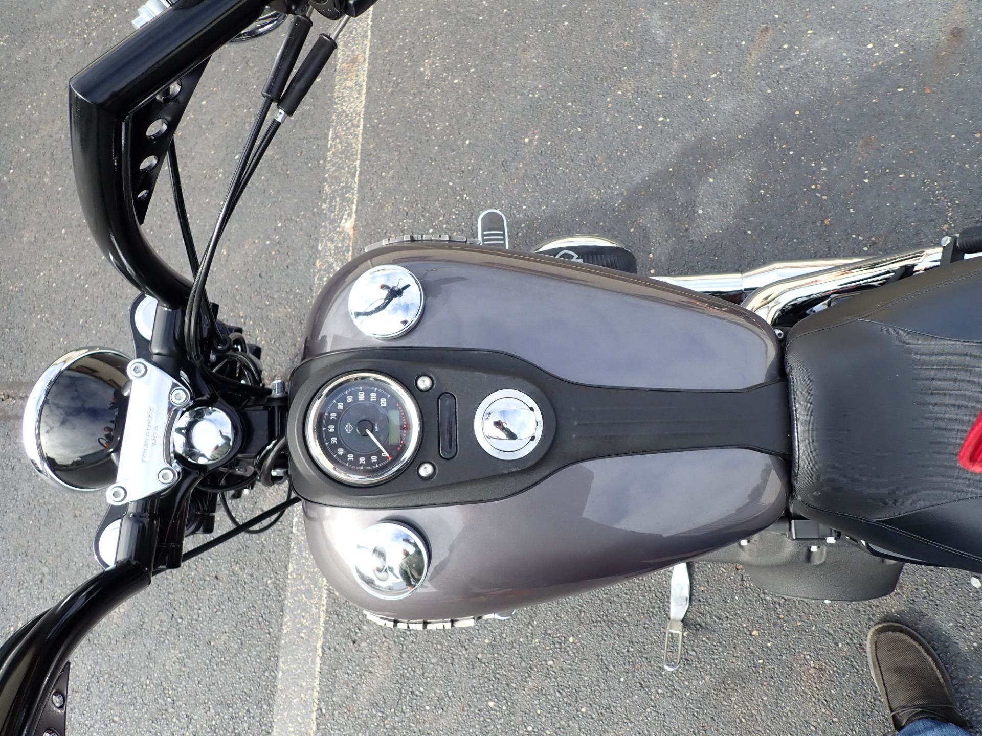 2014 Harley-Davidson Dyna® Street Bob® in Massillon, Ohio - Photo 9