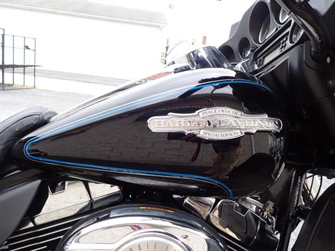 2011 Harley-Davidson Ultra Classic® Electra Glide® in Massillon, Ohio - Photo 2