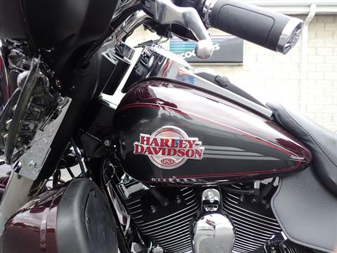 2005 Harley-Davidson FLHTCUI Ultra Classic® Electra Glide® in Massillon, Ohio - Photo 14