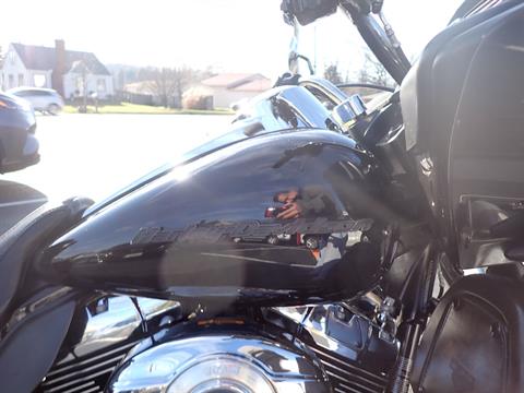 2011 Harley-Davidson Road Glide® Ultra in Massillon, Ohio - Photo 3