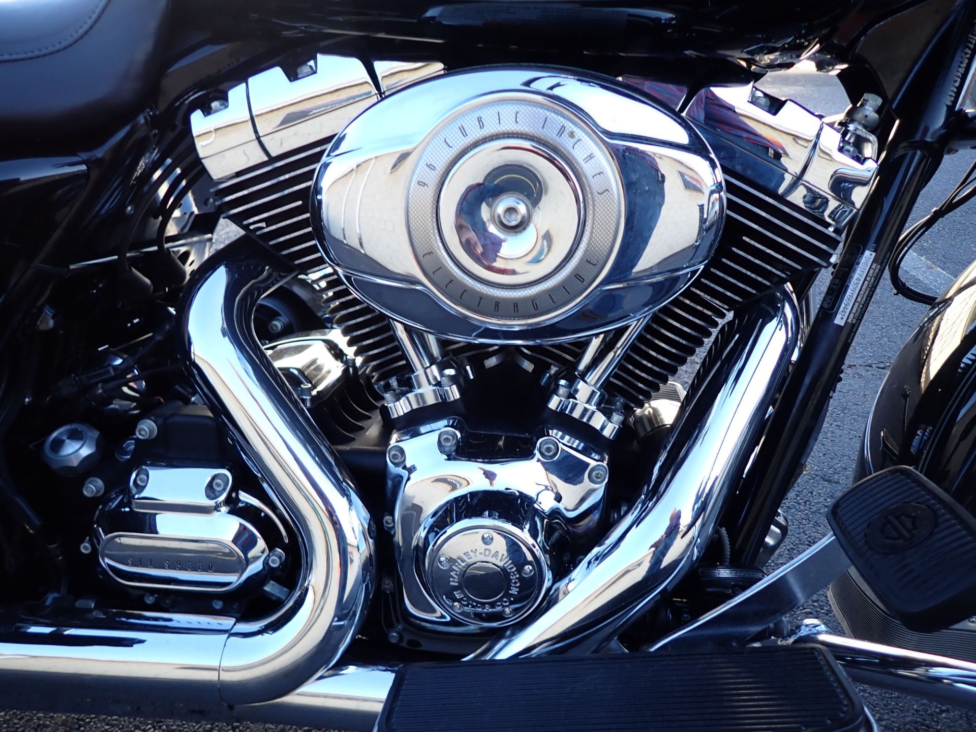 2009 Harley-Davidson Electra Glide® Classic in Massillon, Ohio - Photo 4
