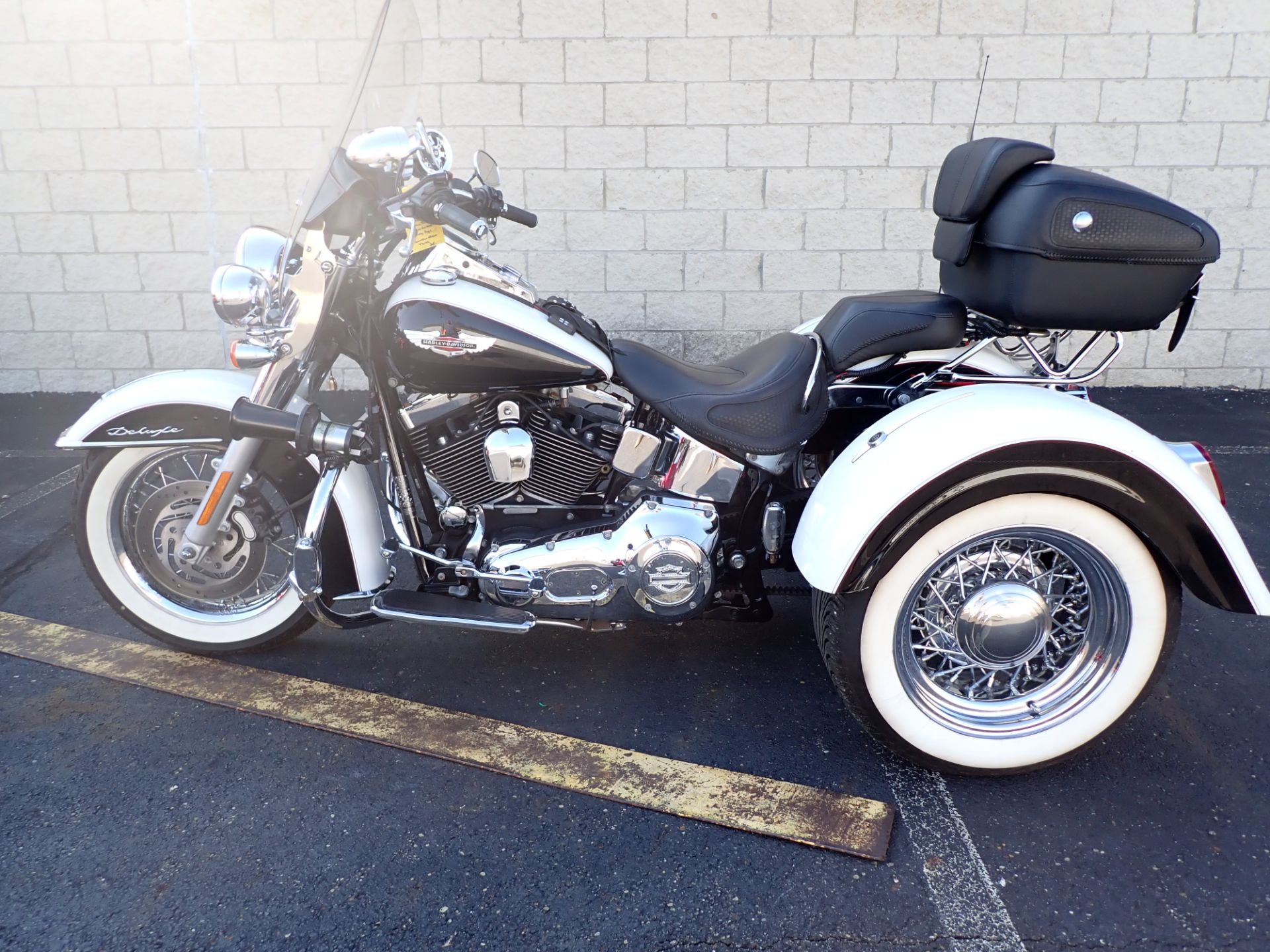 2005 Harley-Davidson FLSTN/FLSTNI Softail® Deluxe in Massillon, Ohio - Photo 12