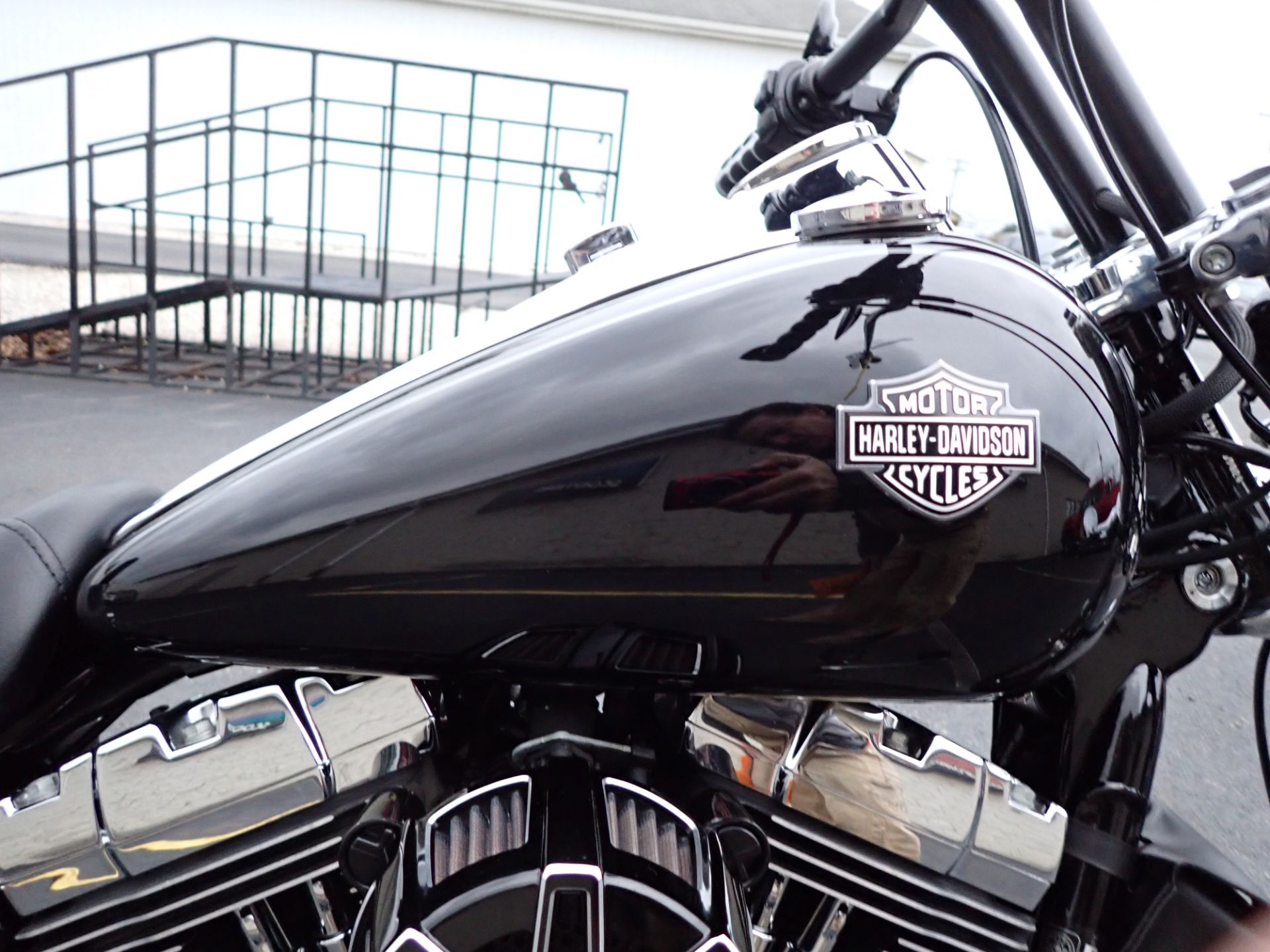2010 Harley-Davidson Dyna® Wide Glide® in Massillon, Ohio - Photo 3