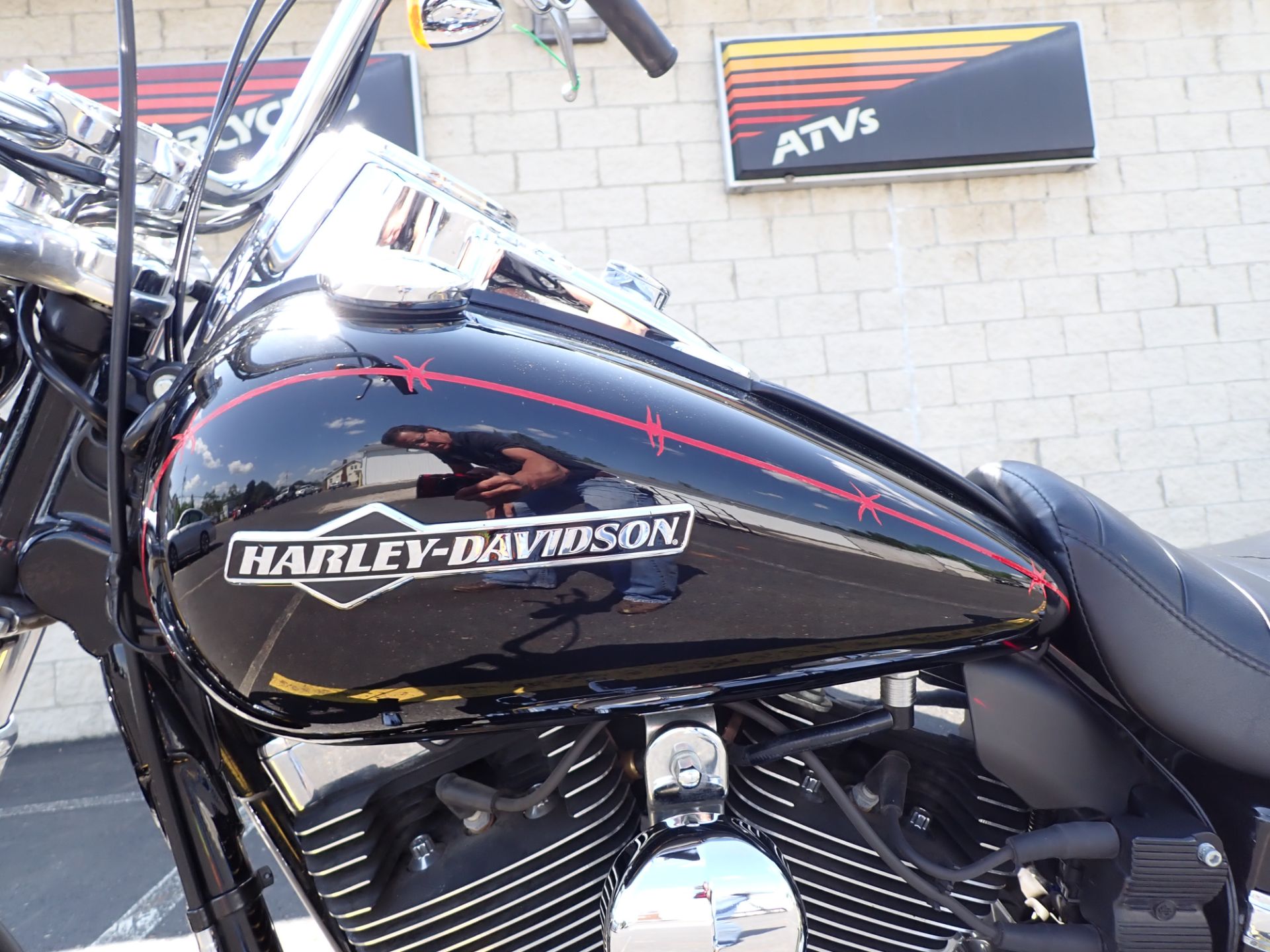 2014 Harley-Davidson Dyna® Super Glide® Custom in Massillon, Ohio - Photo 9
