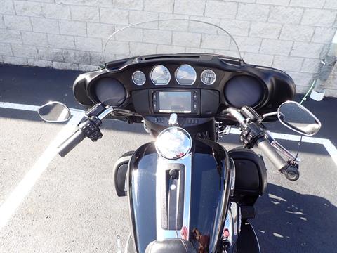 2015 Harley-Davidson Electra Glide® Ultra Classic® Low in Massillon, Ohio - Photo 18