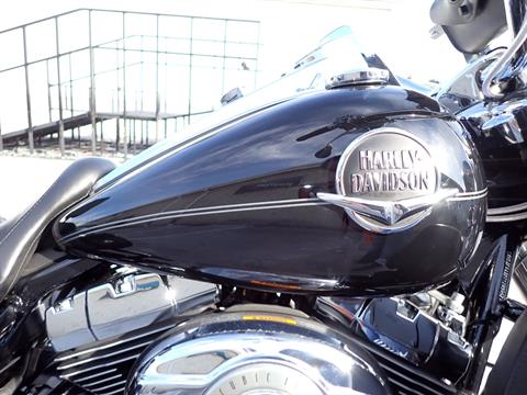 2010 Harley-Davidson Road King® Classic in Massillon, Ohio - Photo 3
