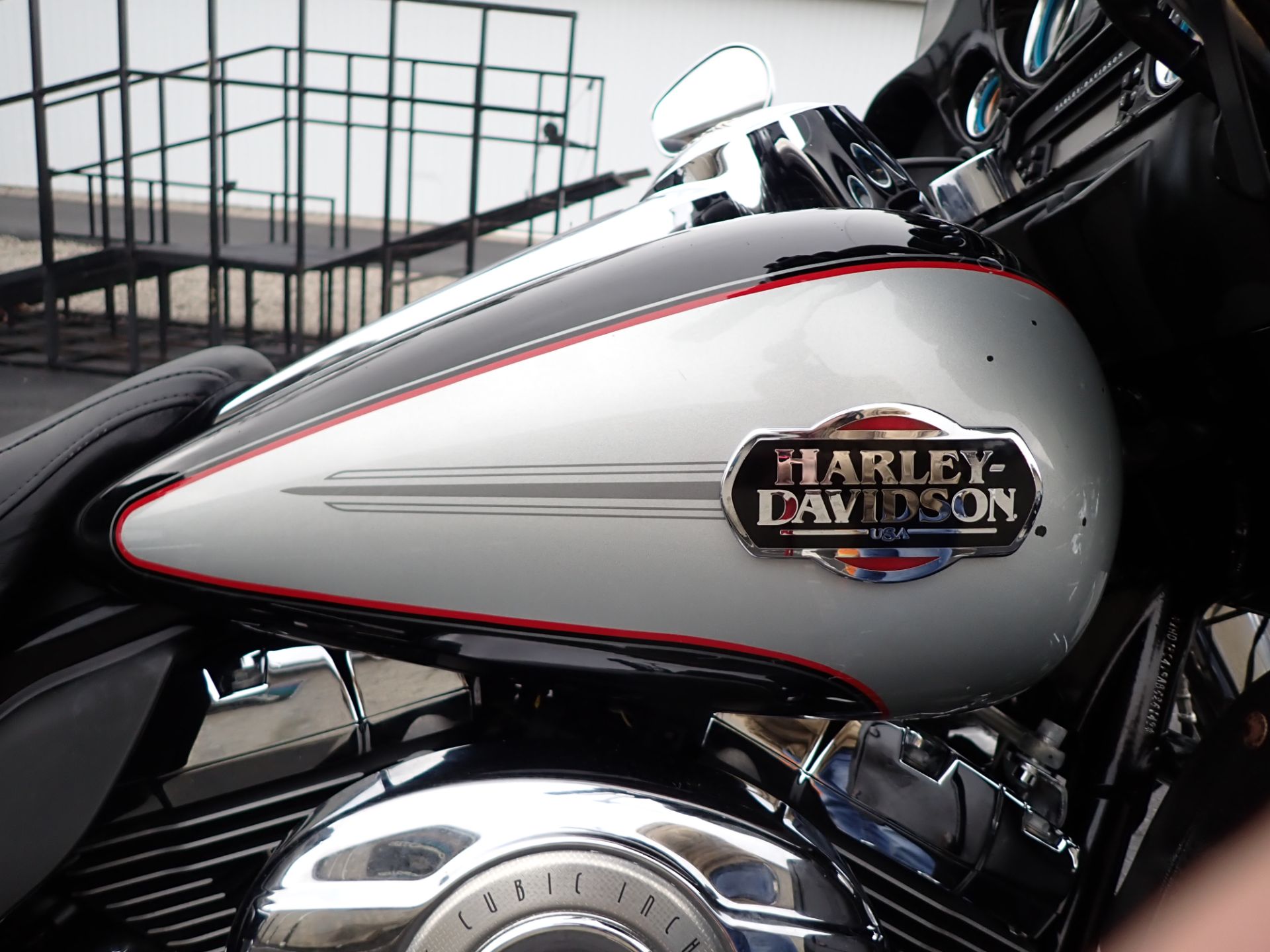 2010 Harley-Davidson Ultra Classic® Electra Glide® in Massillon, Ohio - Photo 3